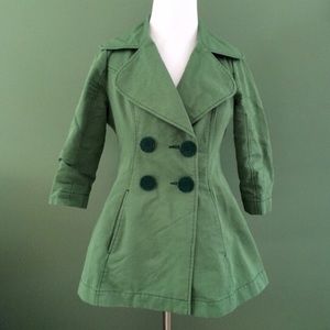 Tulle green jacket with 3/4 length sleeves
